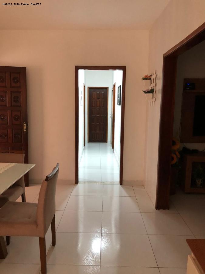 Casa à venda com 2 quartos, 120m² - Foto 1