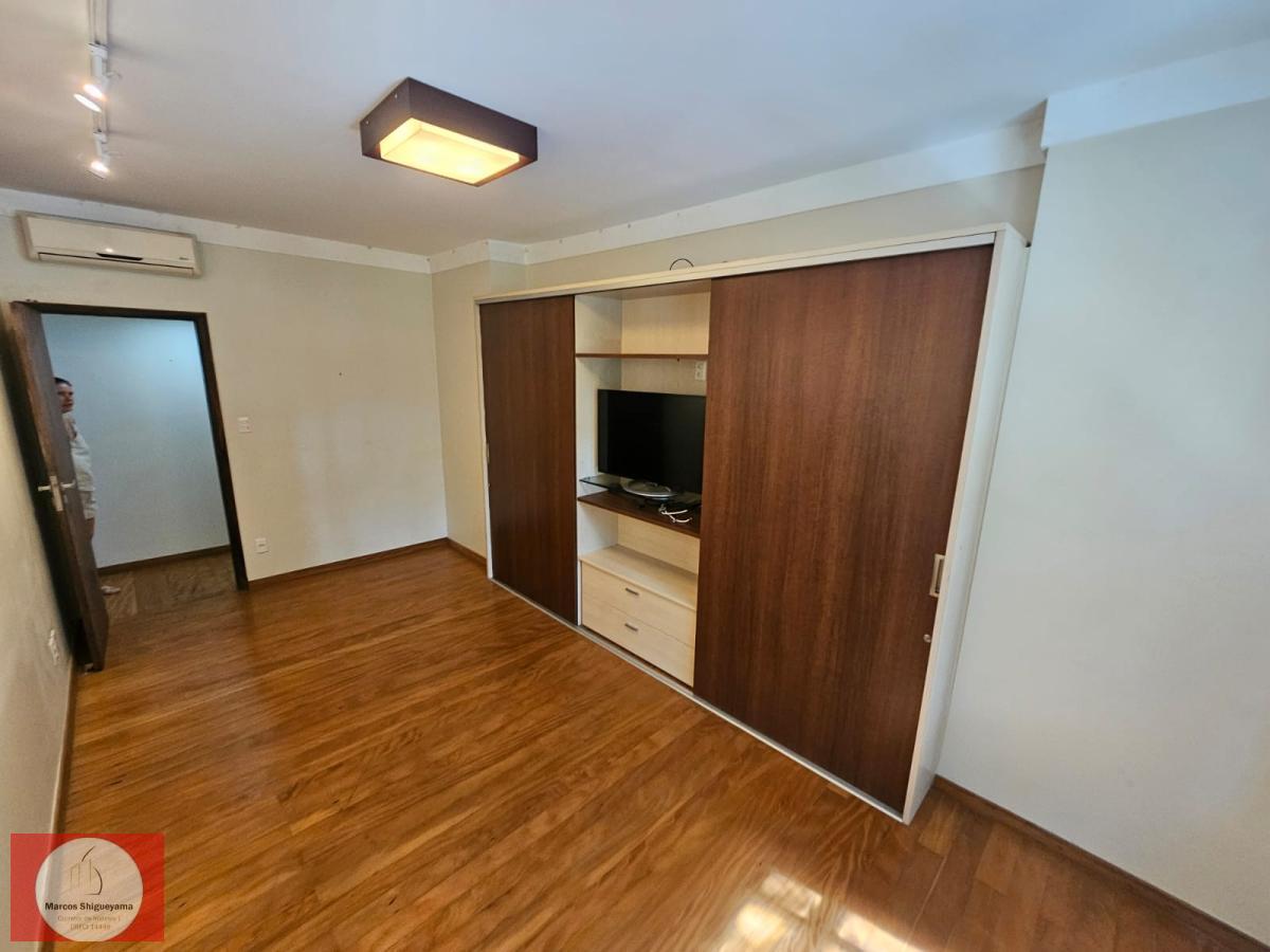 Apartamento à venda com 4 quartos, 200m² - Foto 1