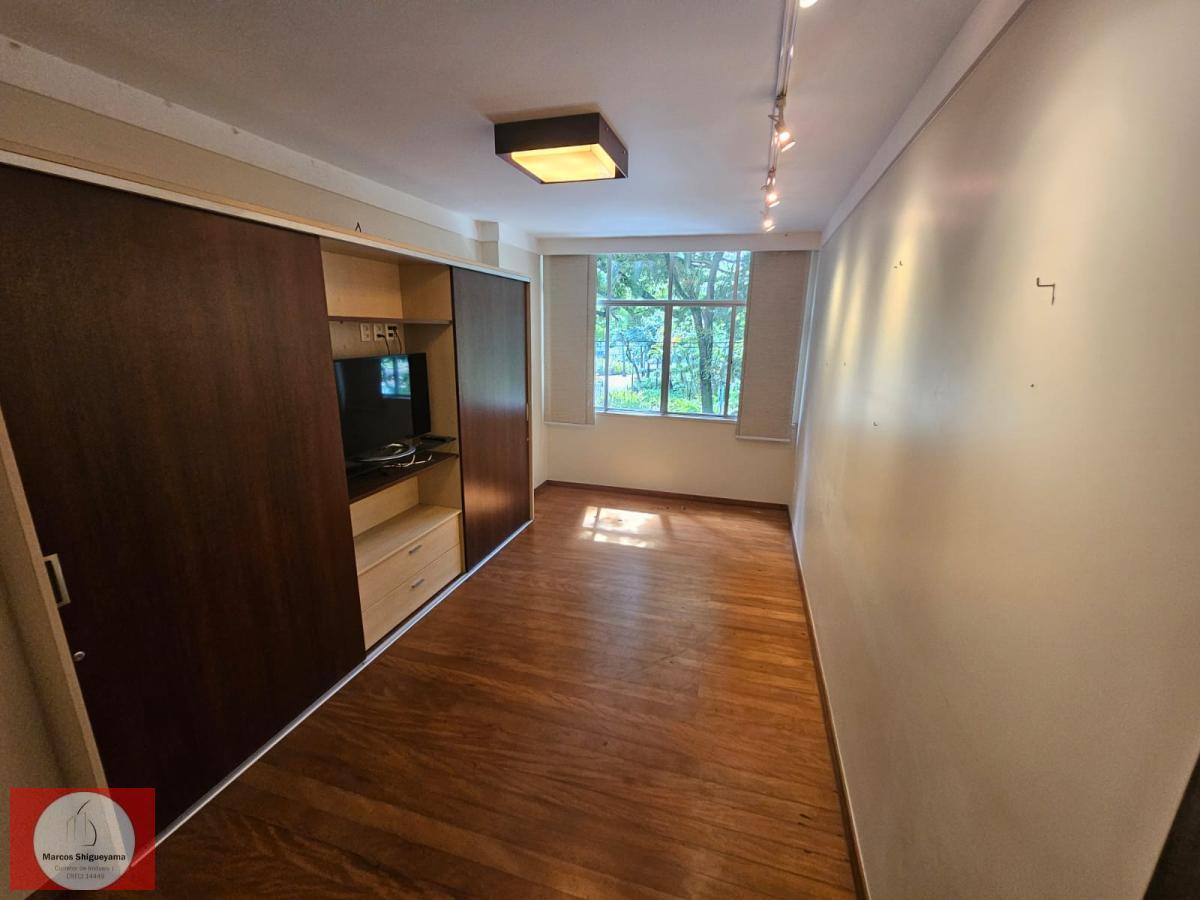 Apartamento à venda com 4 quartos, 200m² - Foto 2