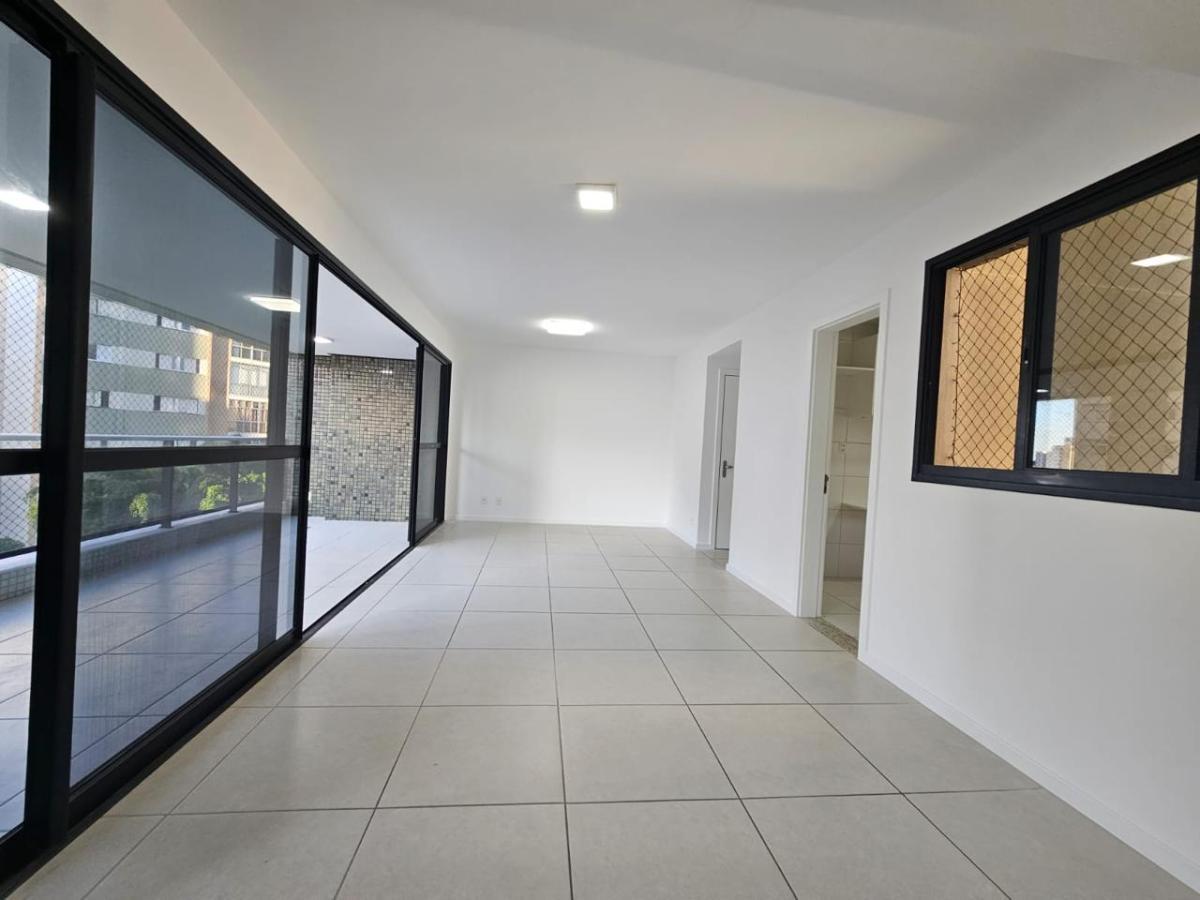 Apartamento à venda com 2 quartos, 108m² - Foto 1