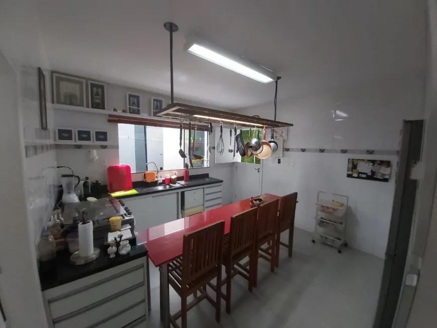 Casa de Condomínio à venda com 4 quartos, 320m² - Foto 12