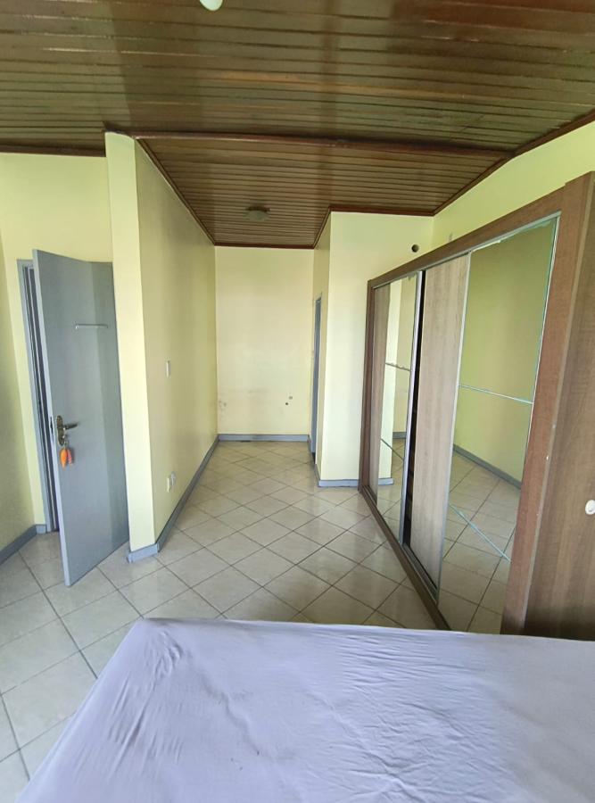 Casa de Condomínio à venda com 4 quartos, 300m² - Foto 9