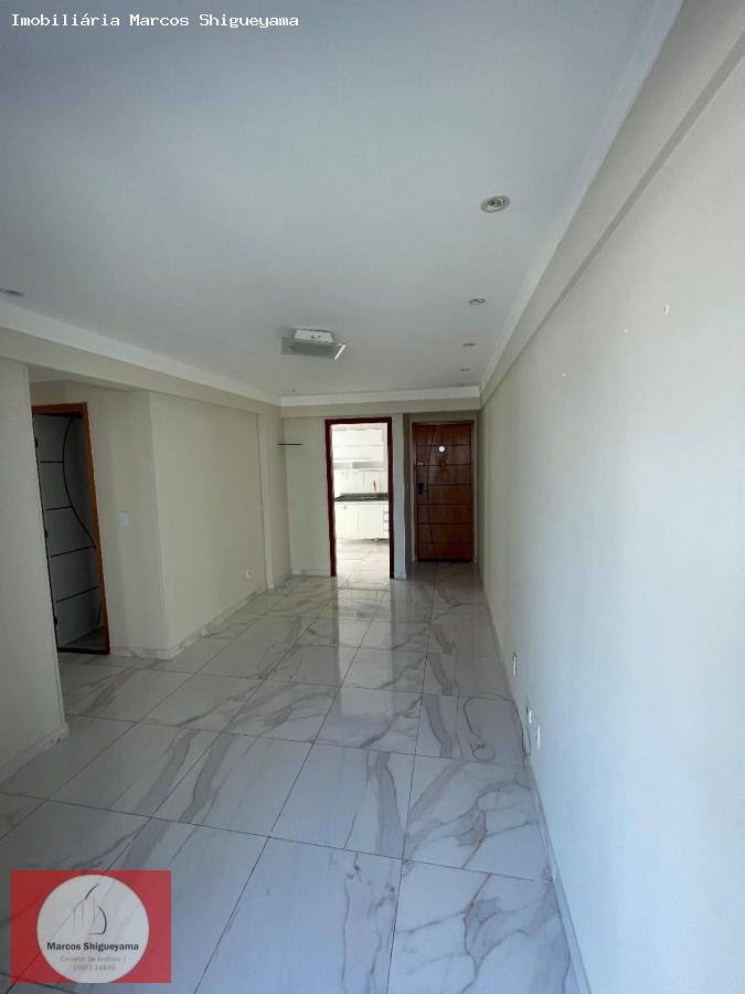 Apartamento à venda com 3 quartos, 68m² - Foto 3